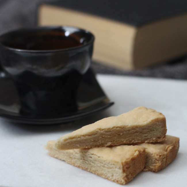 awake maple brown sugar shortbread.